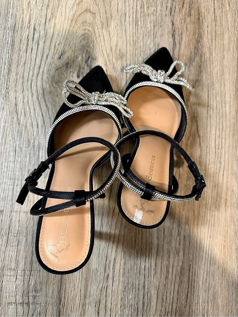 BCB Generation Bow Heels in Black Like New